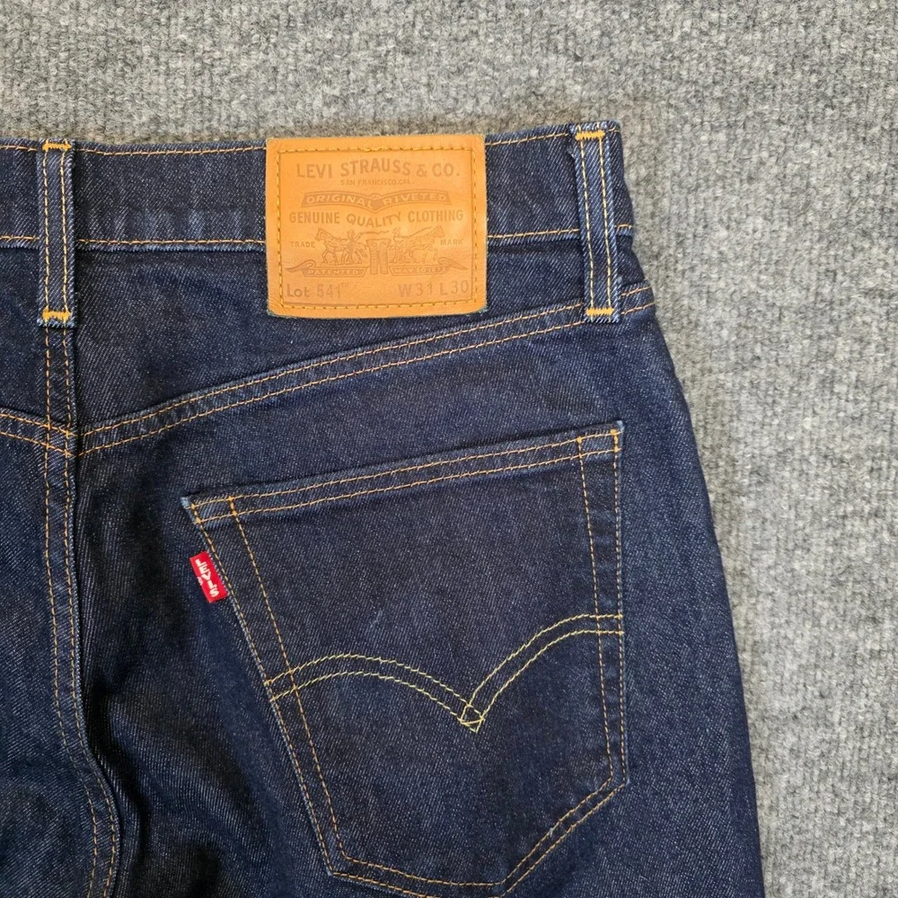 Levis 541 Jeans Mens 31x28 Dark Denim Blue Athletic Fit Tapered Leg Straight
